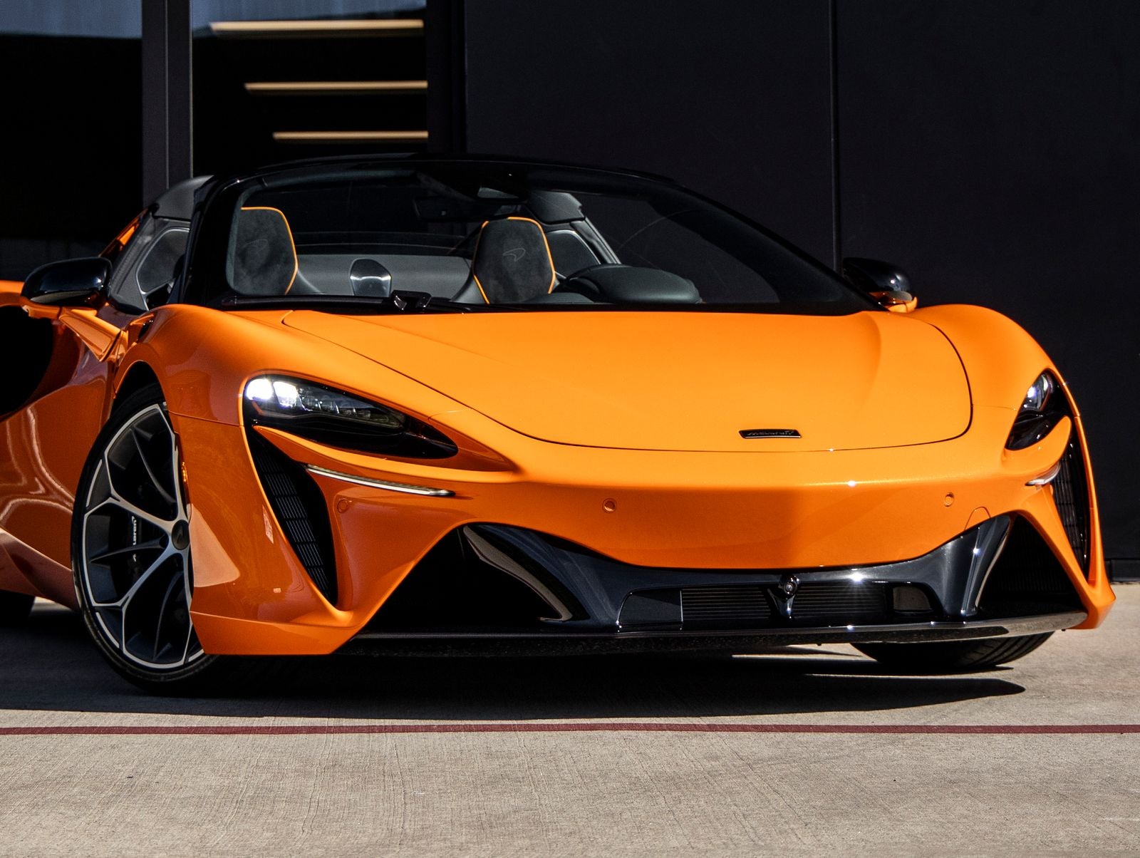 2026 McLaren Artura Base