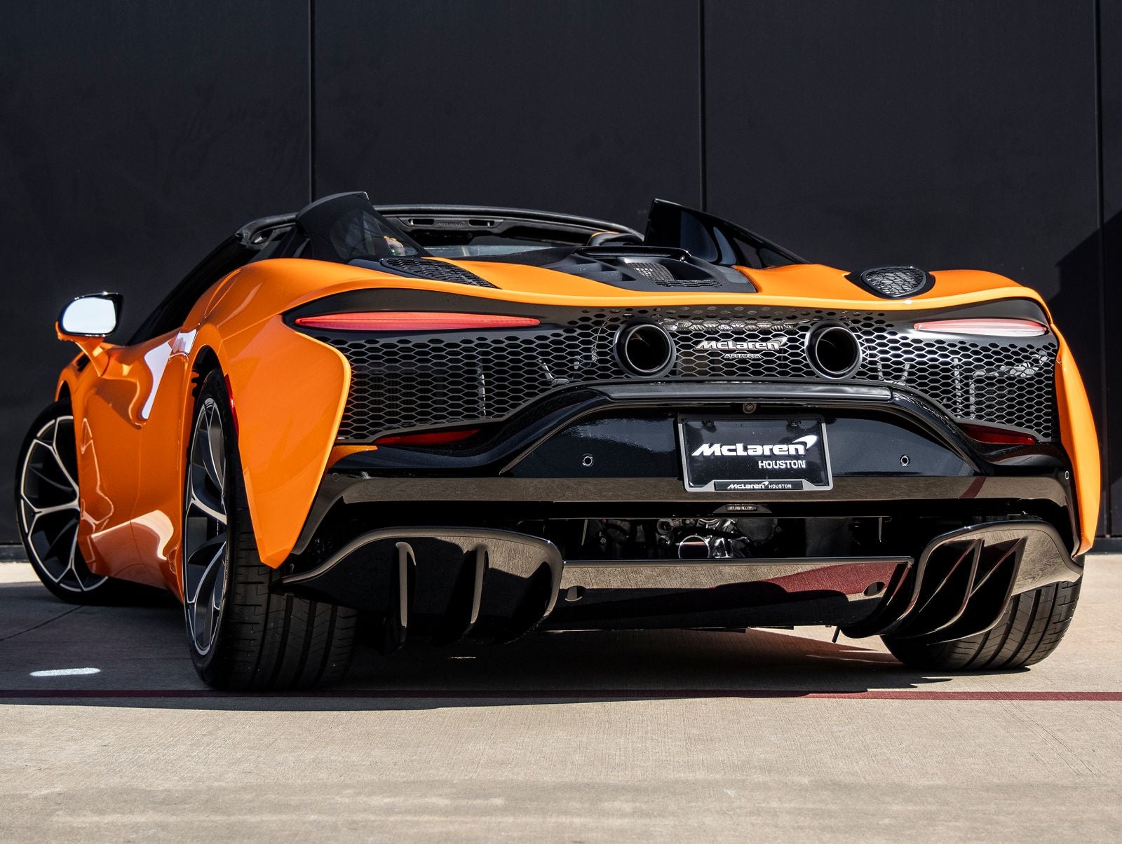 2026 McLaren Artura Base