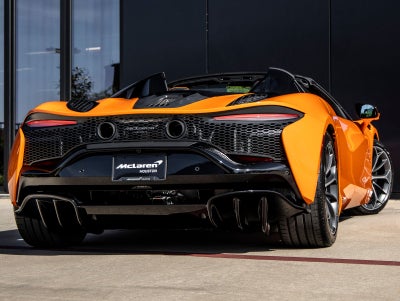 2026 McLaren Artura Base