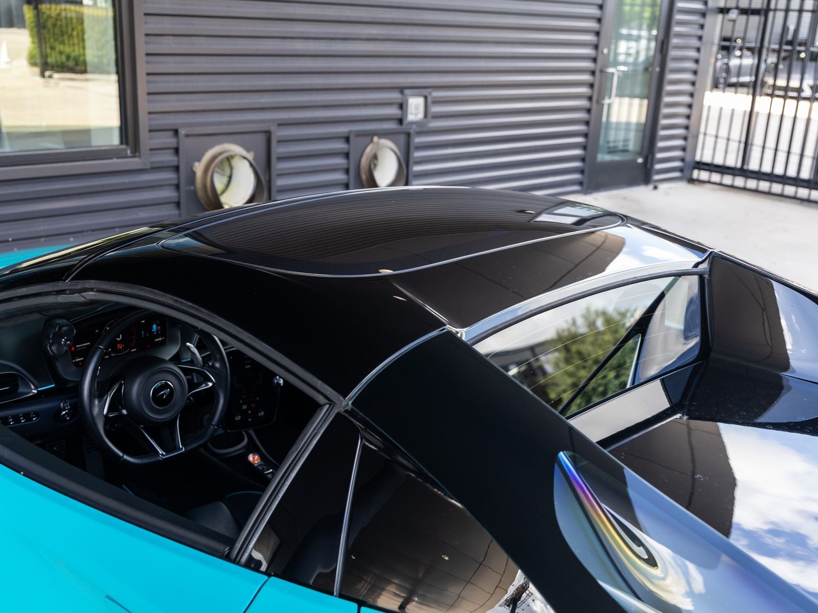 2025 McLaren Artura Base
