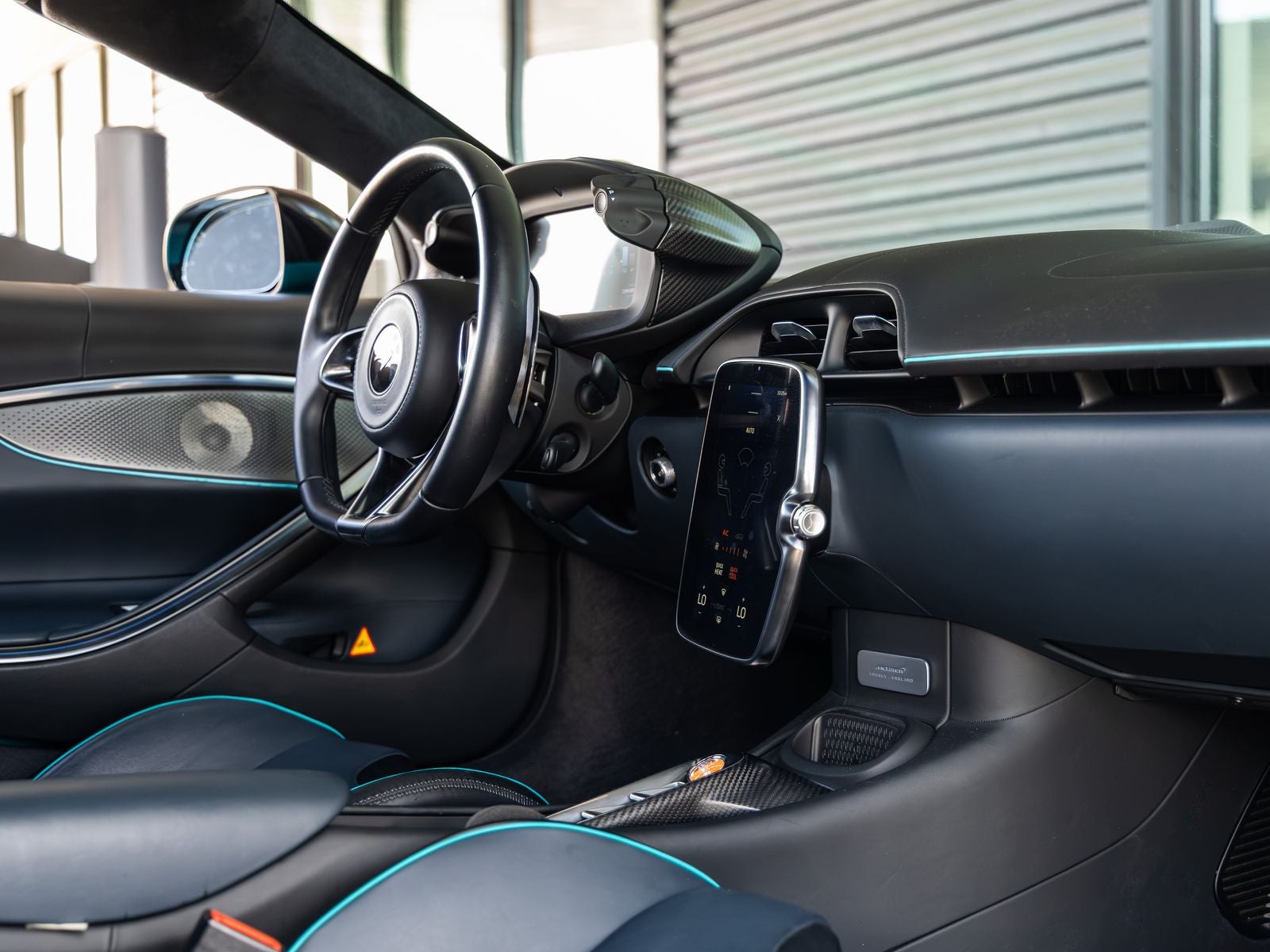2025 McLaren Artura Base
