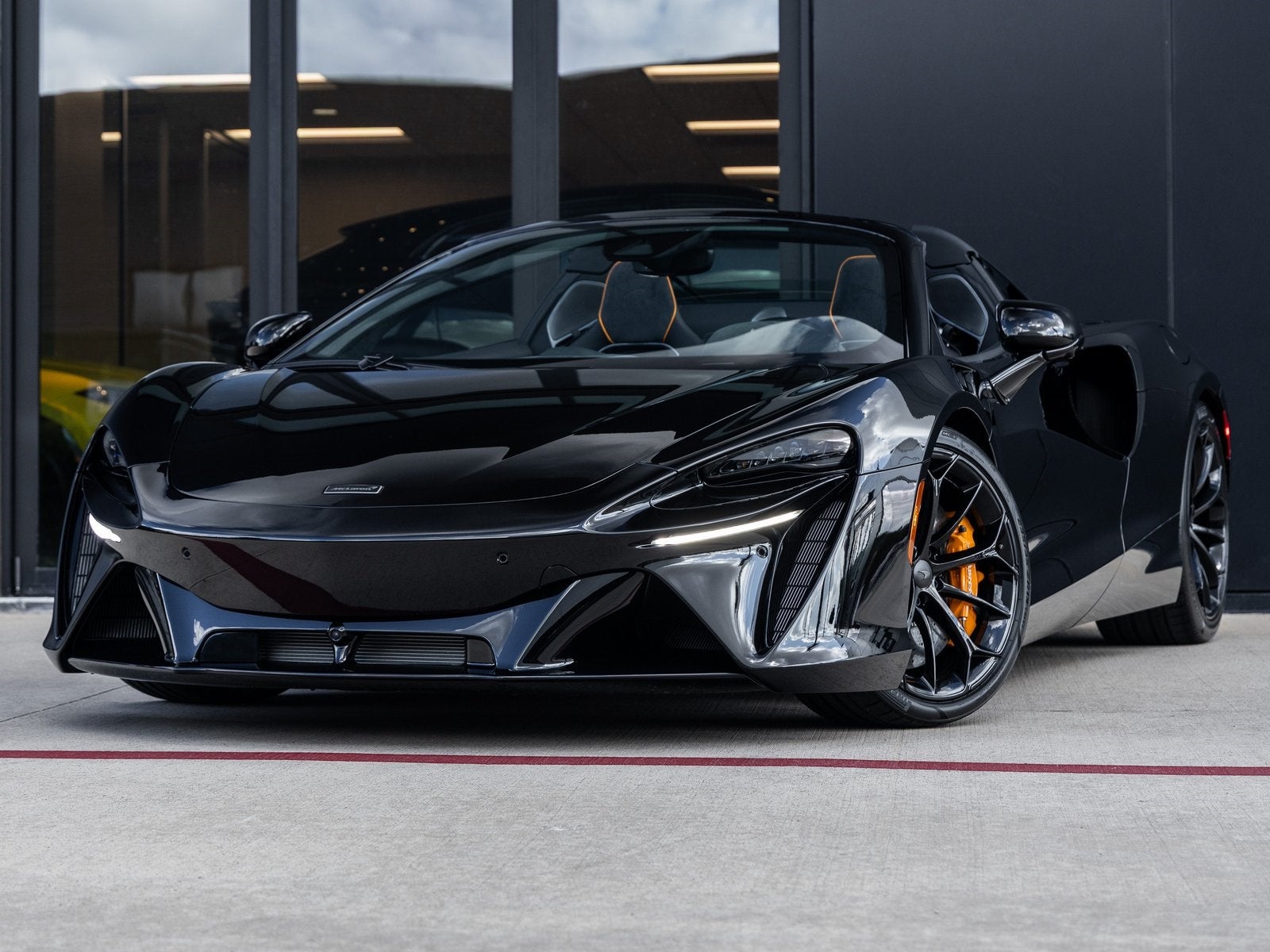 2026 McLaren Artura Base