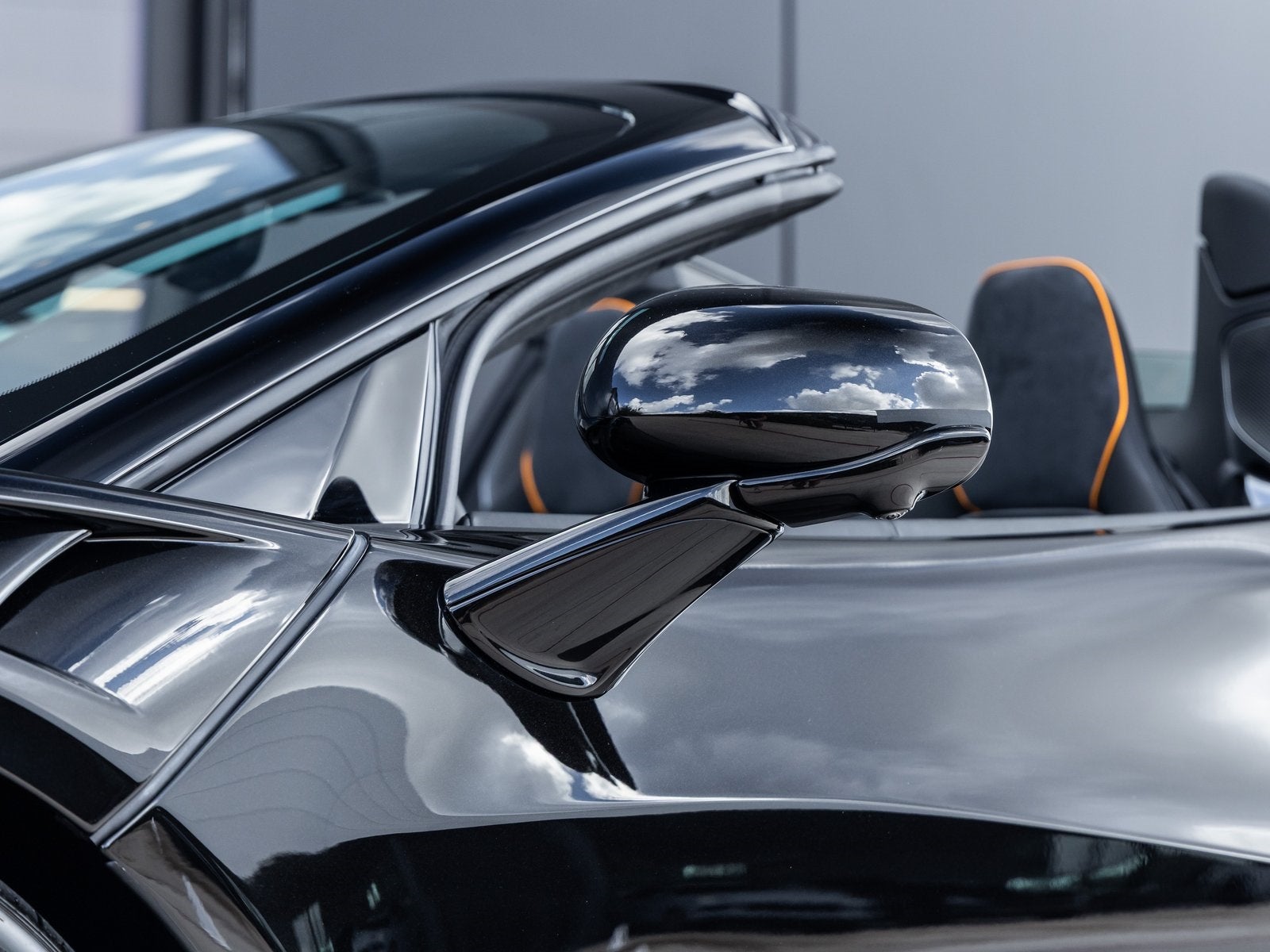 2026 McLaren Artura Base