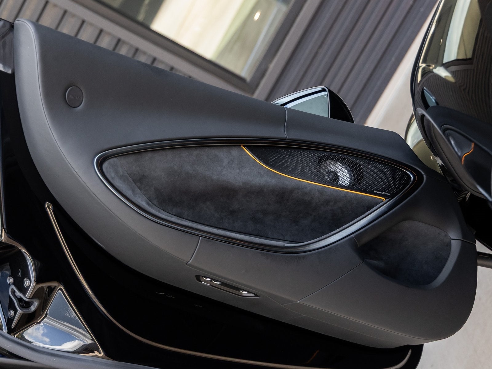 2026 McLaren Artura Base