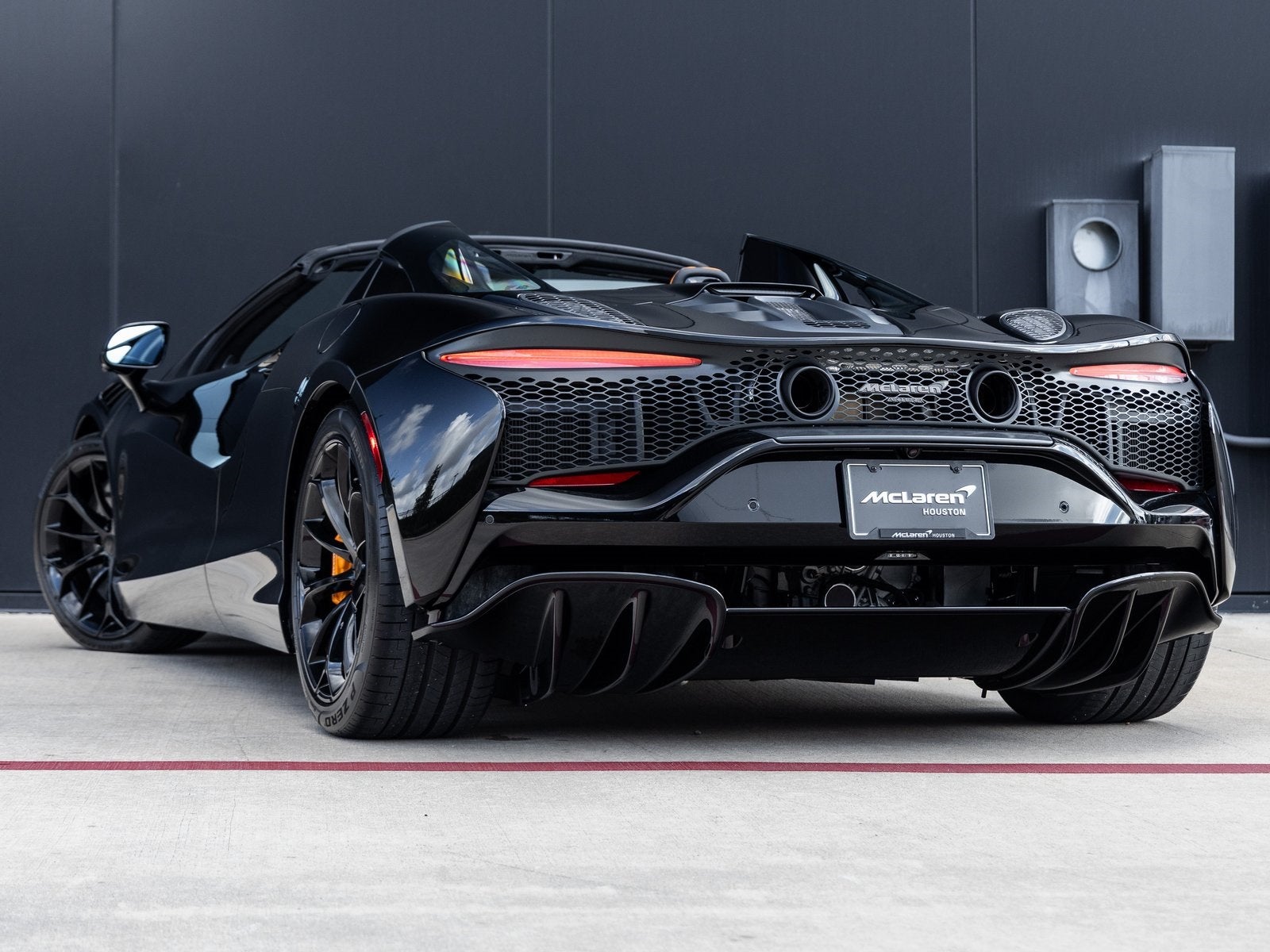 2026 McLaren Artura Base