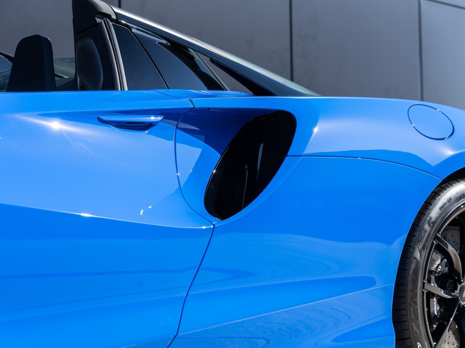 2026 McLaren Artura Base