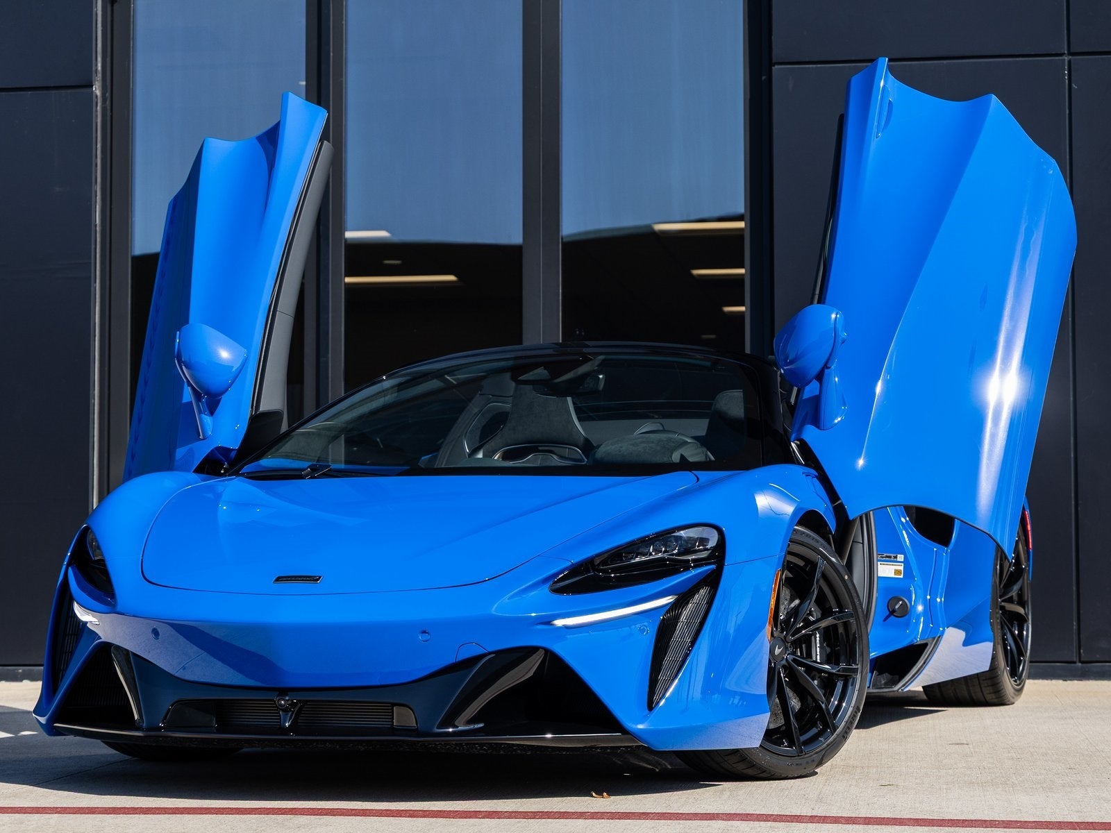 2026 McLaren Artura Base