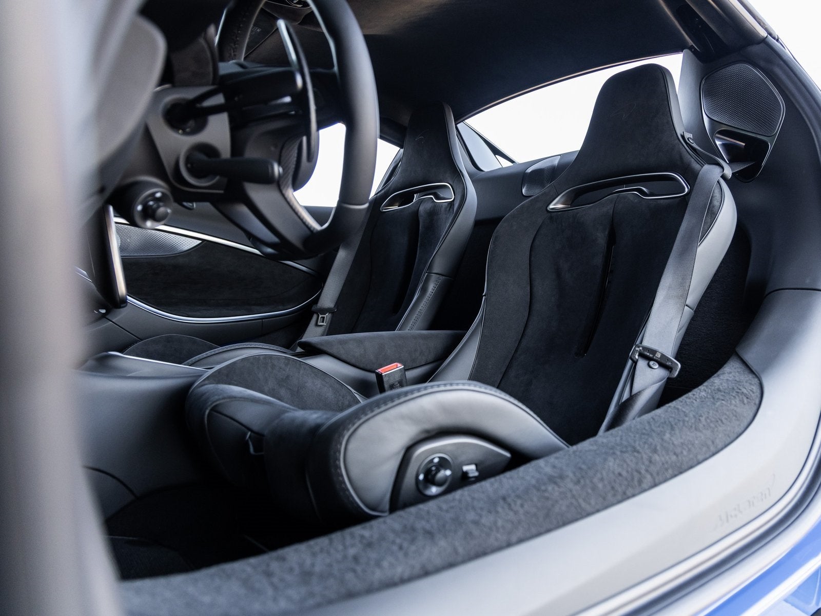 2026 McLaren Artura Base