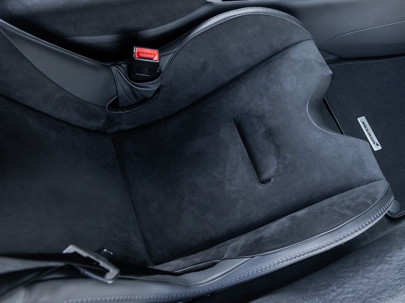 2026 McLaren Artura Base