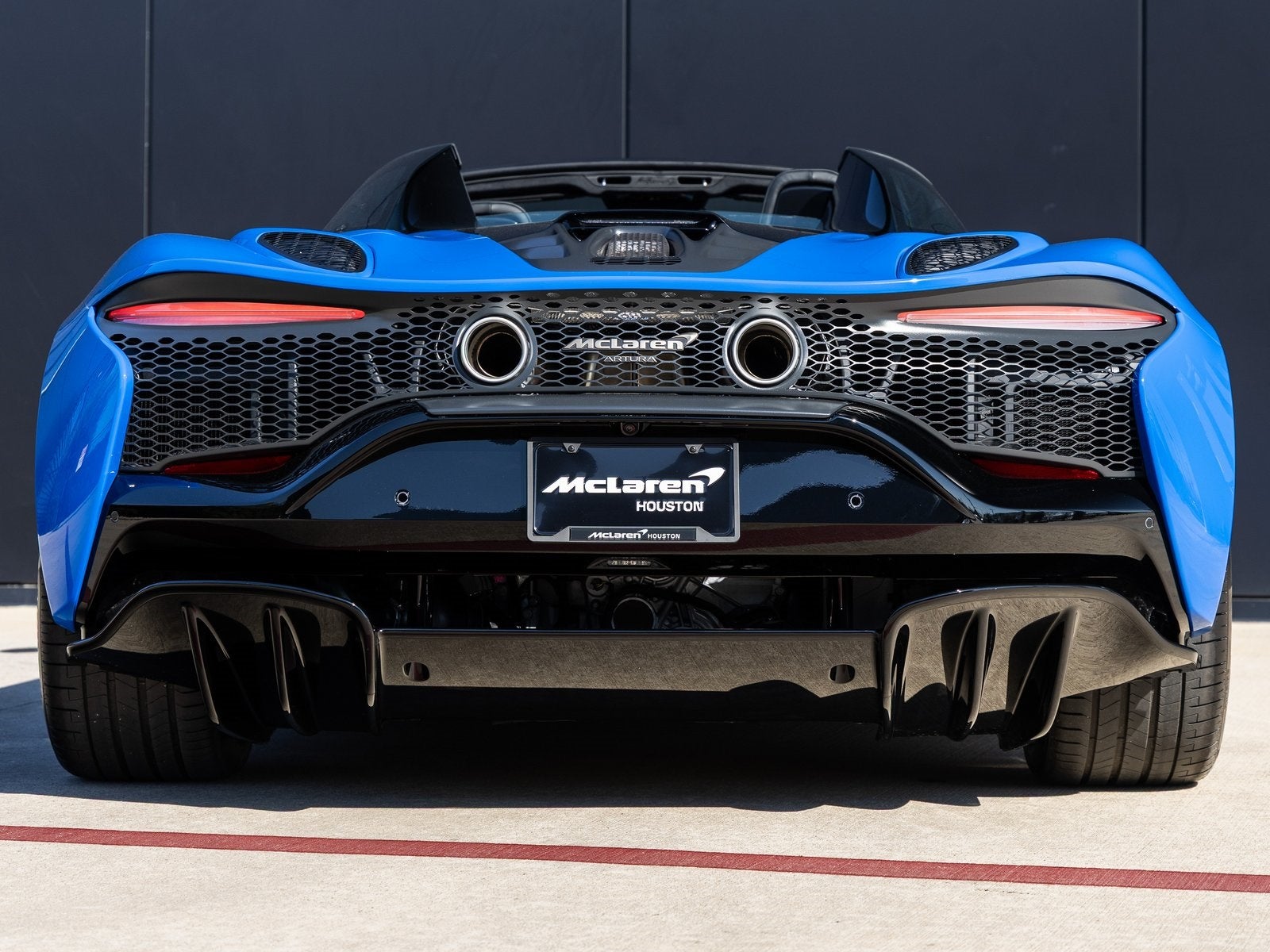 2026 McLaren Artura Base