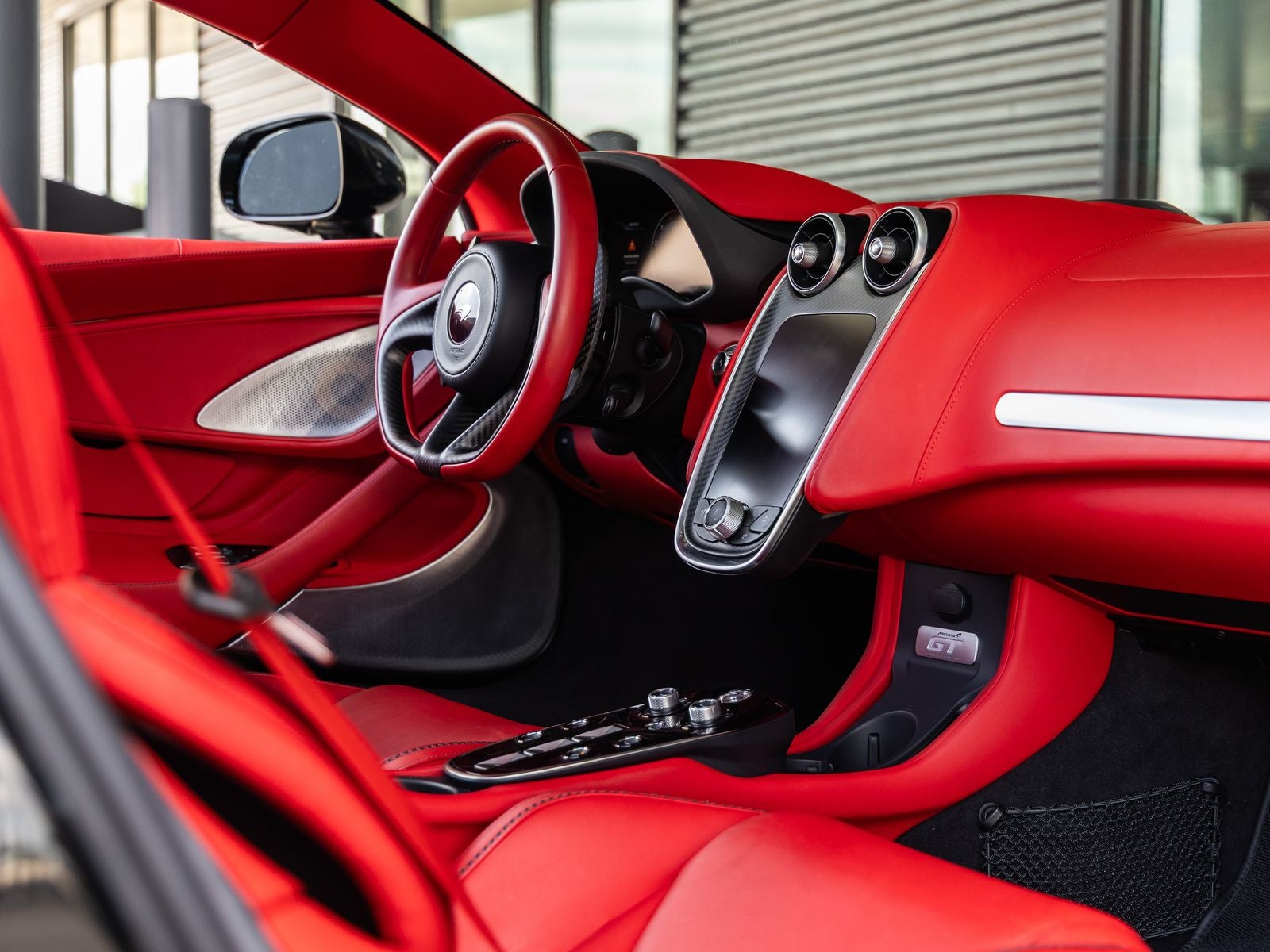2022 McLaren GT Base