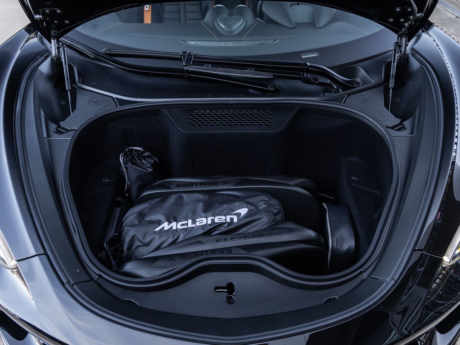 2026 McLaren GTS Base