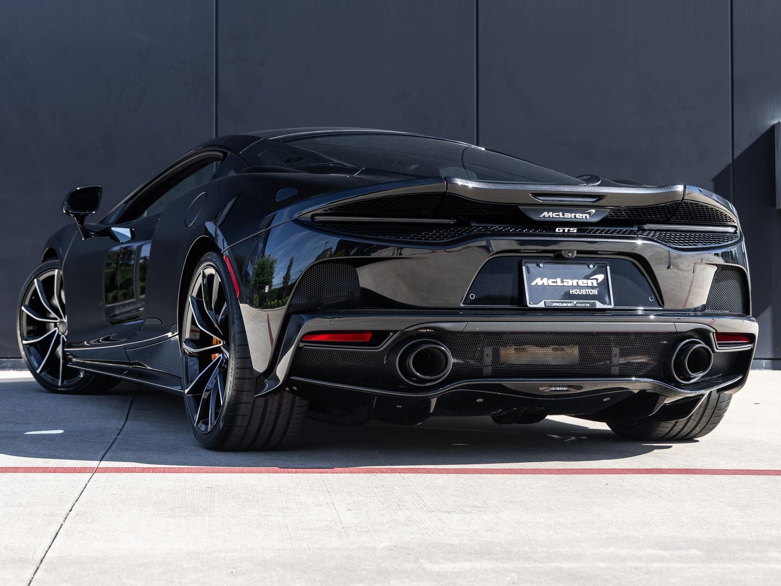 2026 McLaren GTS Base