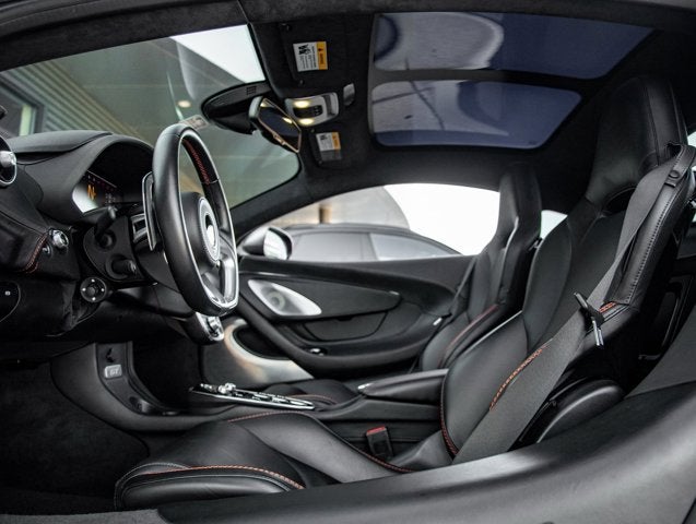 2022 McLaren GT Base