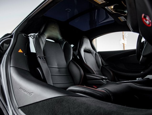 2022 McLaren GT Base