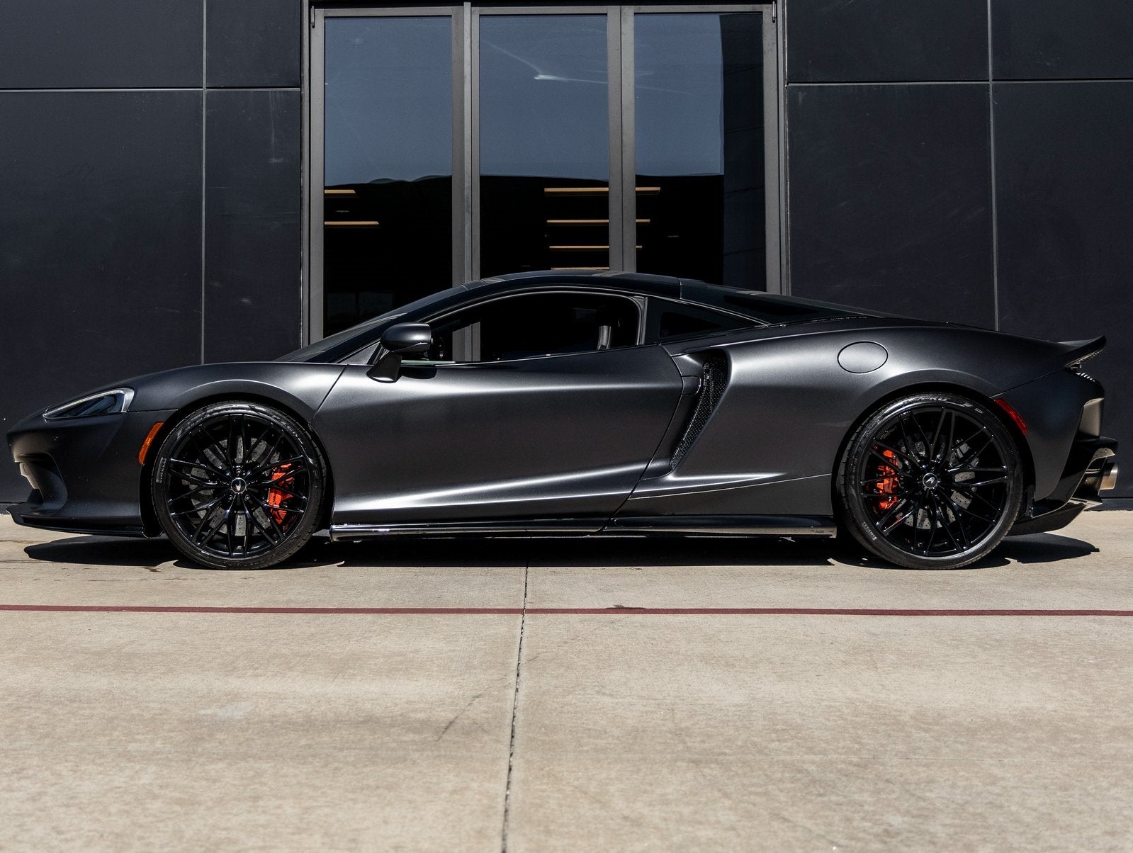 2022 McLaren GT Base