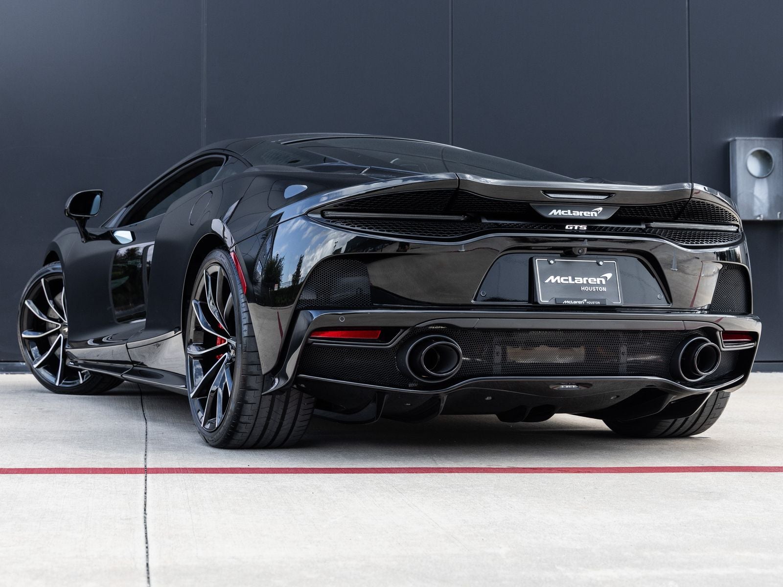 2026 McLaren GTS Base