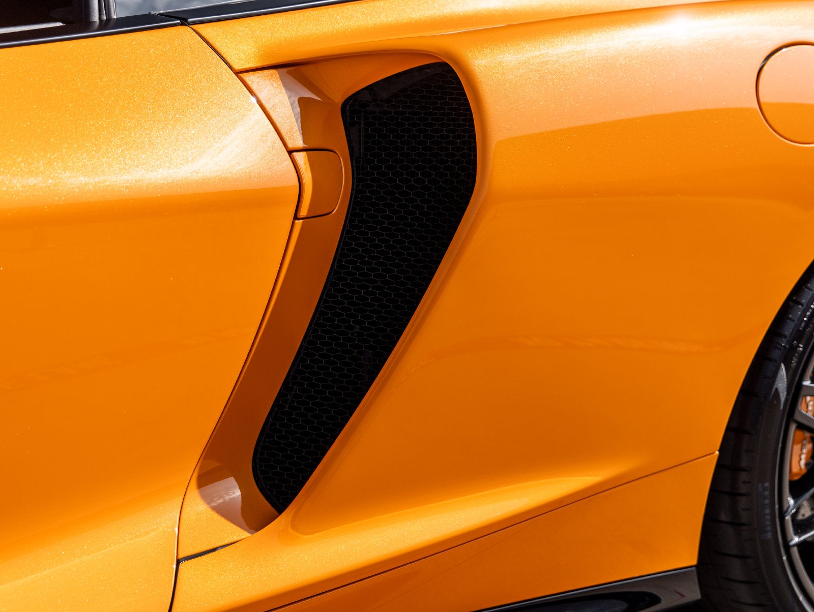 2022 McLaren GT Base
