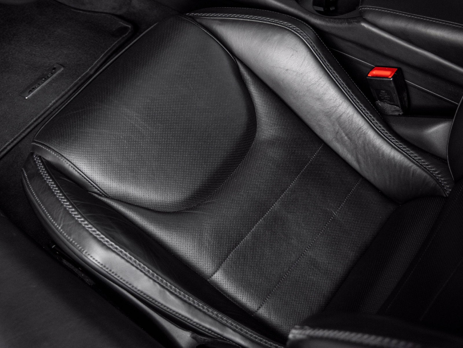 2022 McLaren GT Base