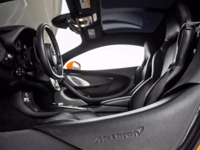 2022 McLaren GT Base