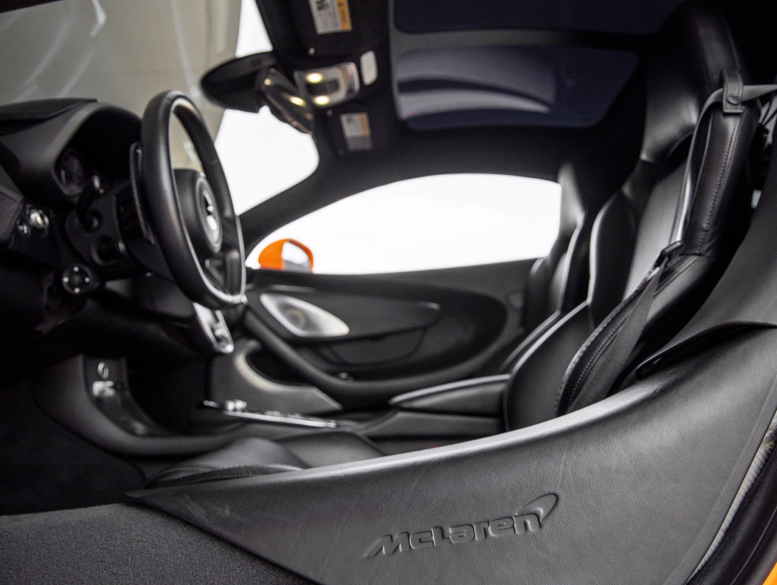 2022 McLaren GT Base