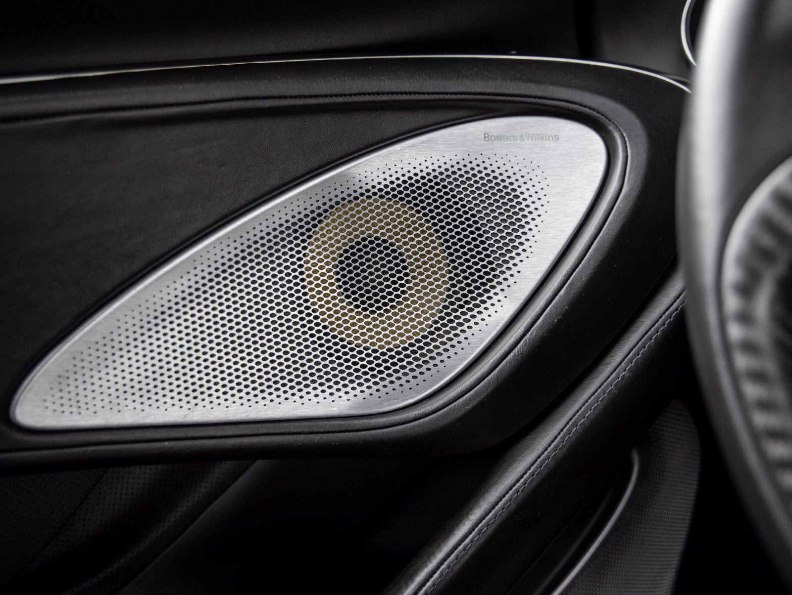 2022 McLaren GT Base