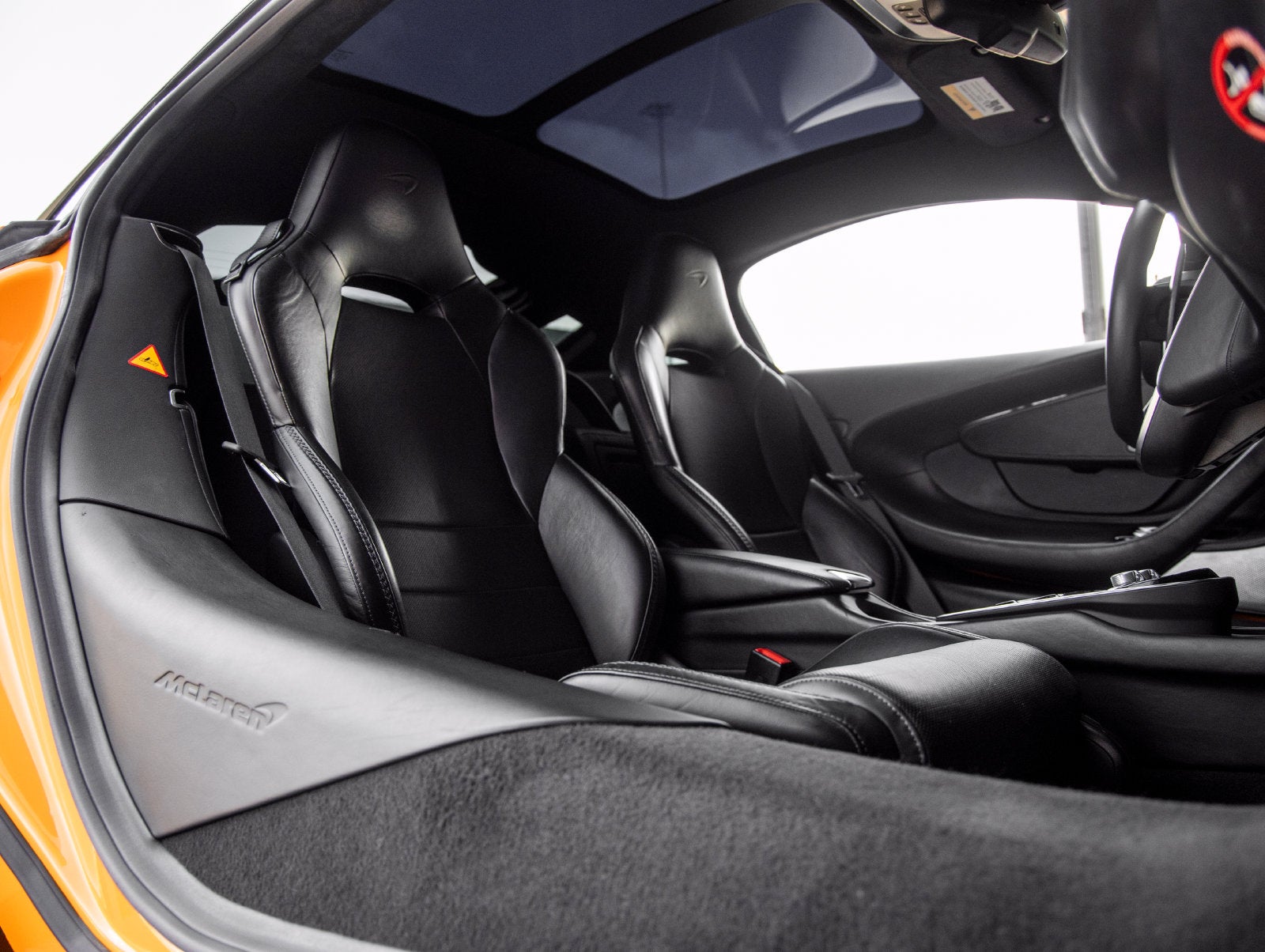 2022 McLaren GT Base