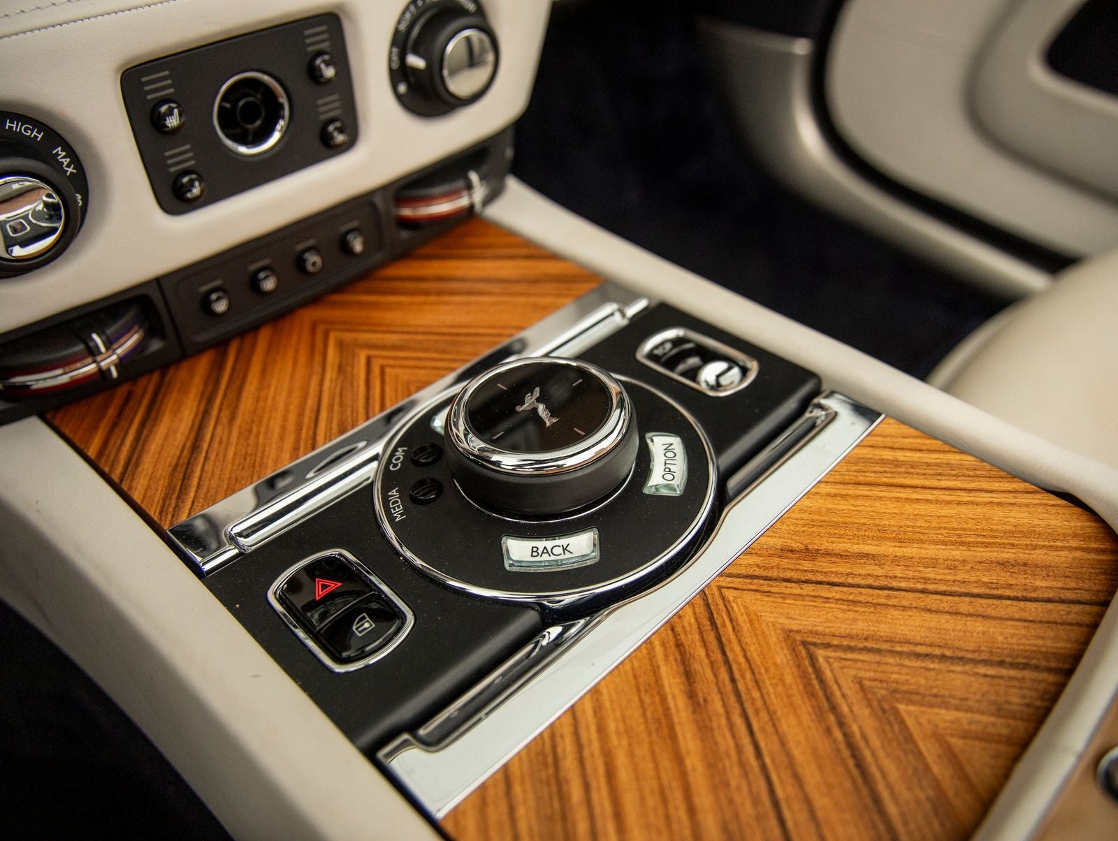 2018 Rolls-Royce Dawn Base