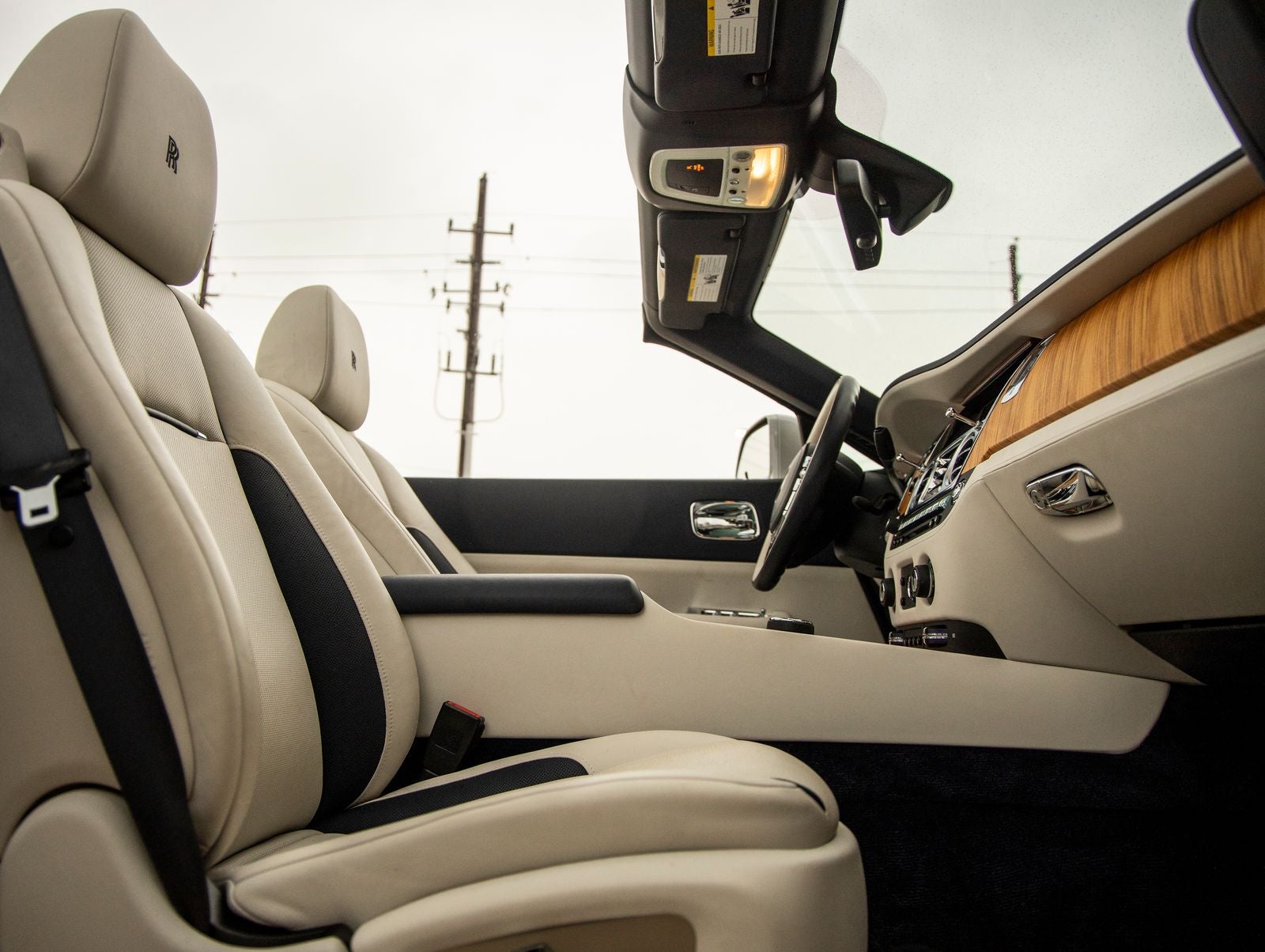 2018 Rolls-Royce Dawn Base