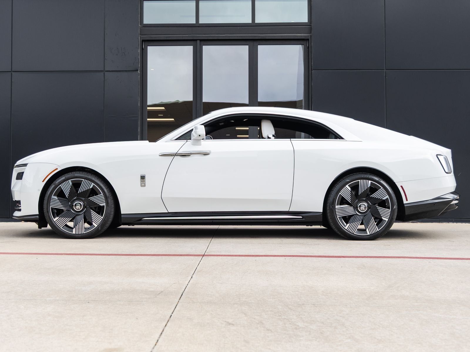 2024 Rolls-Royce Spectre 