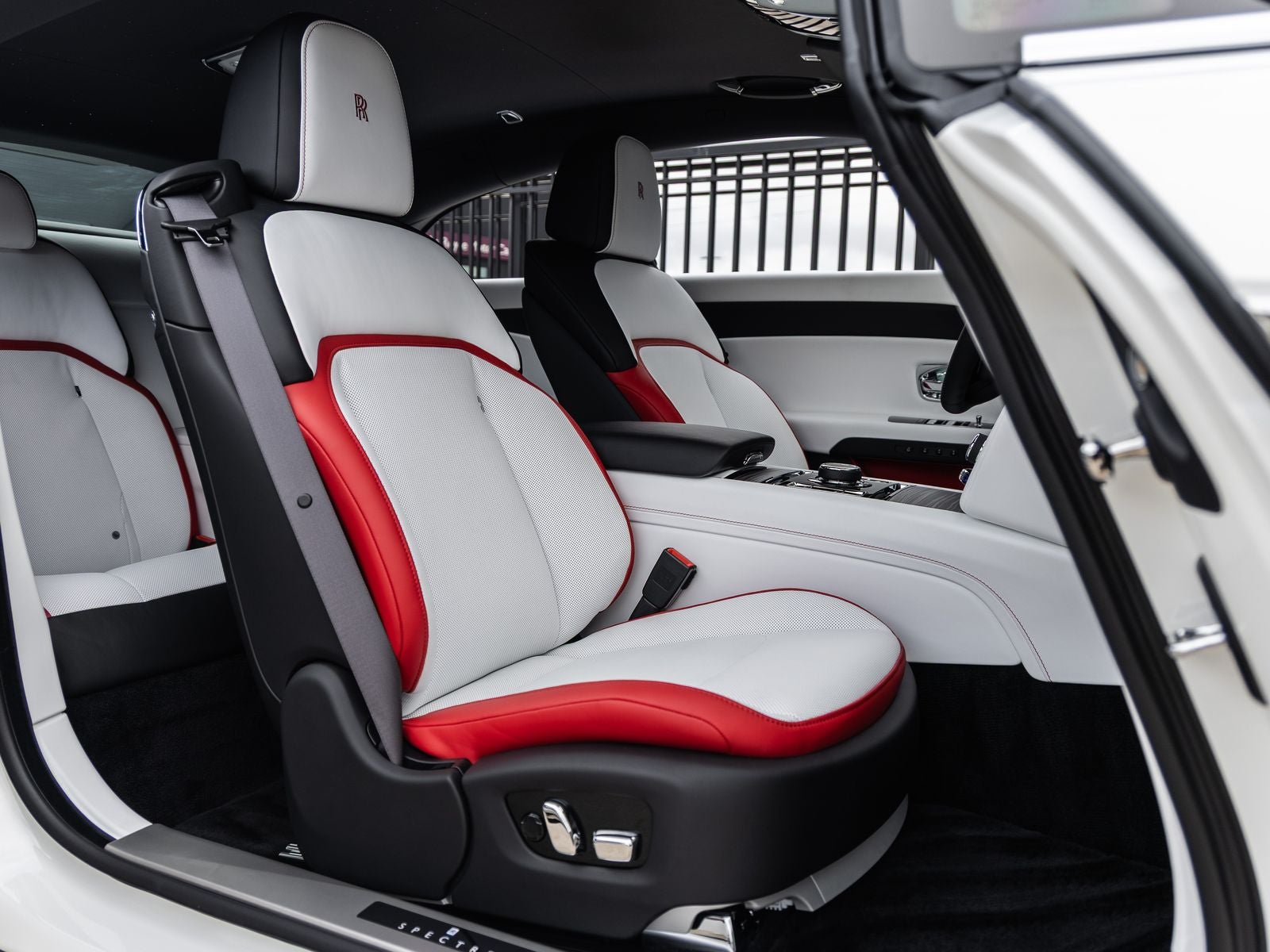 2026 Rolls-Royce Spectre 