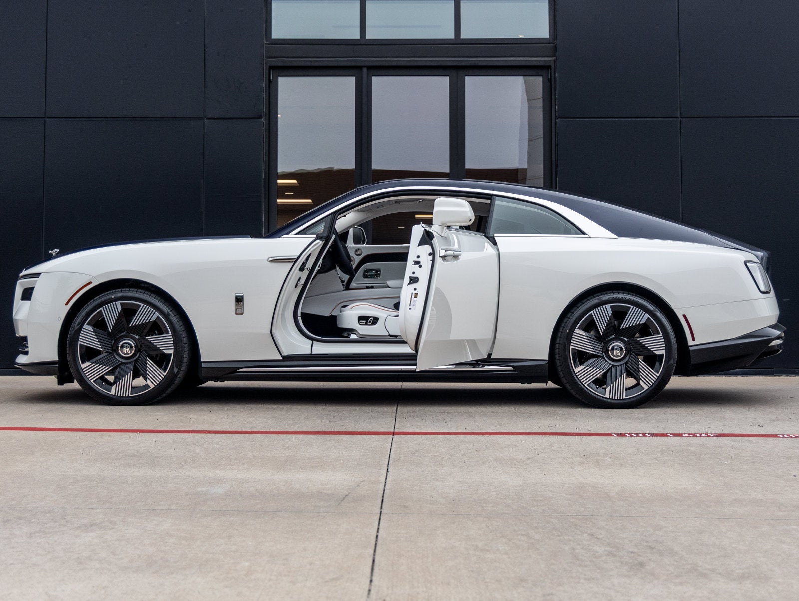2026 Rolls-Royce Spectre Base