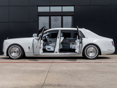 2023 Rolls-Royce Phantom Base
