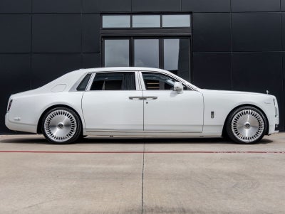2023 Rolls-Royce Phantom Base