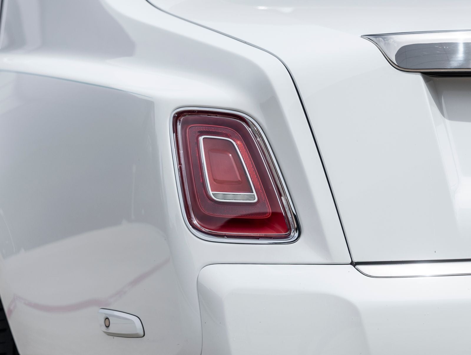 2023 Rolls-Royce Phantom Base