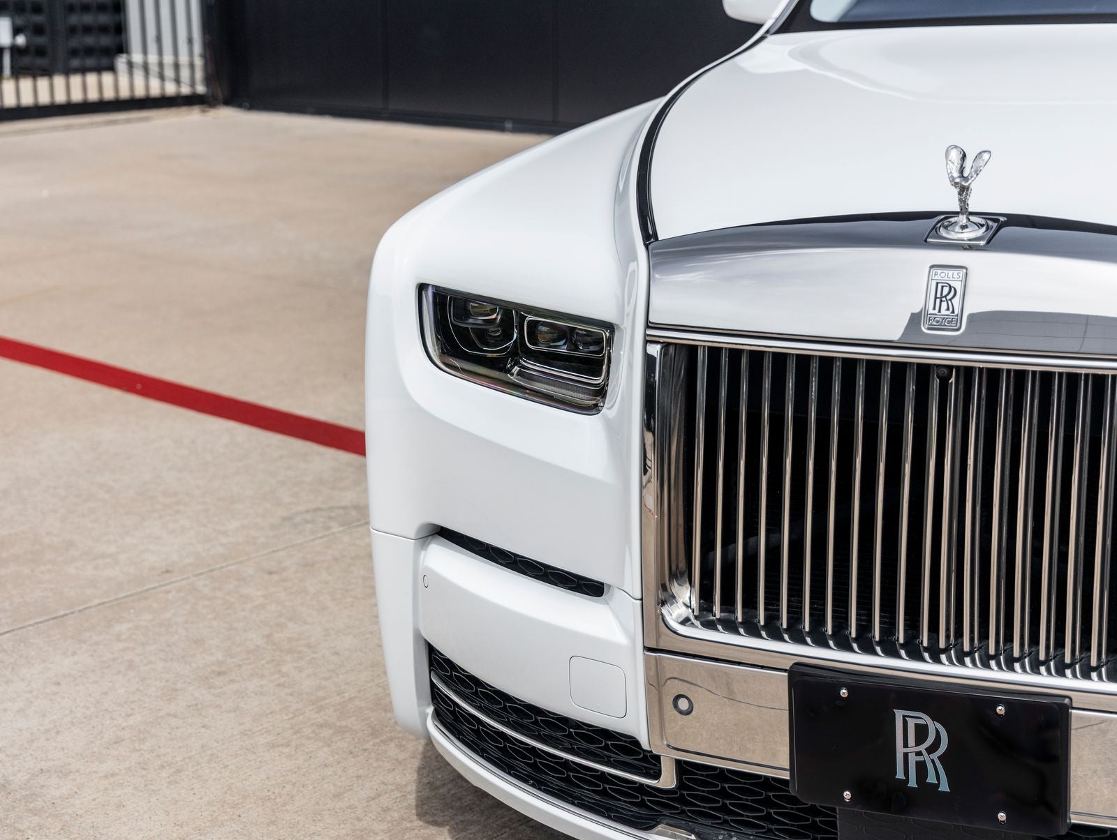 2023 Rolls-Royce Phantom Base