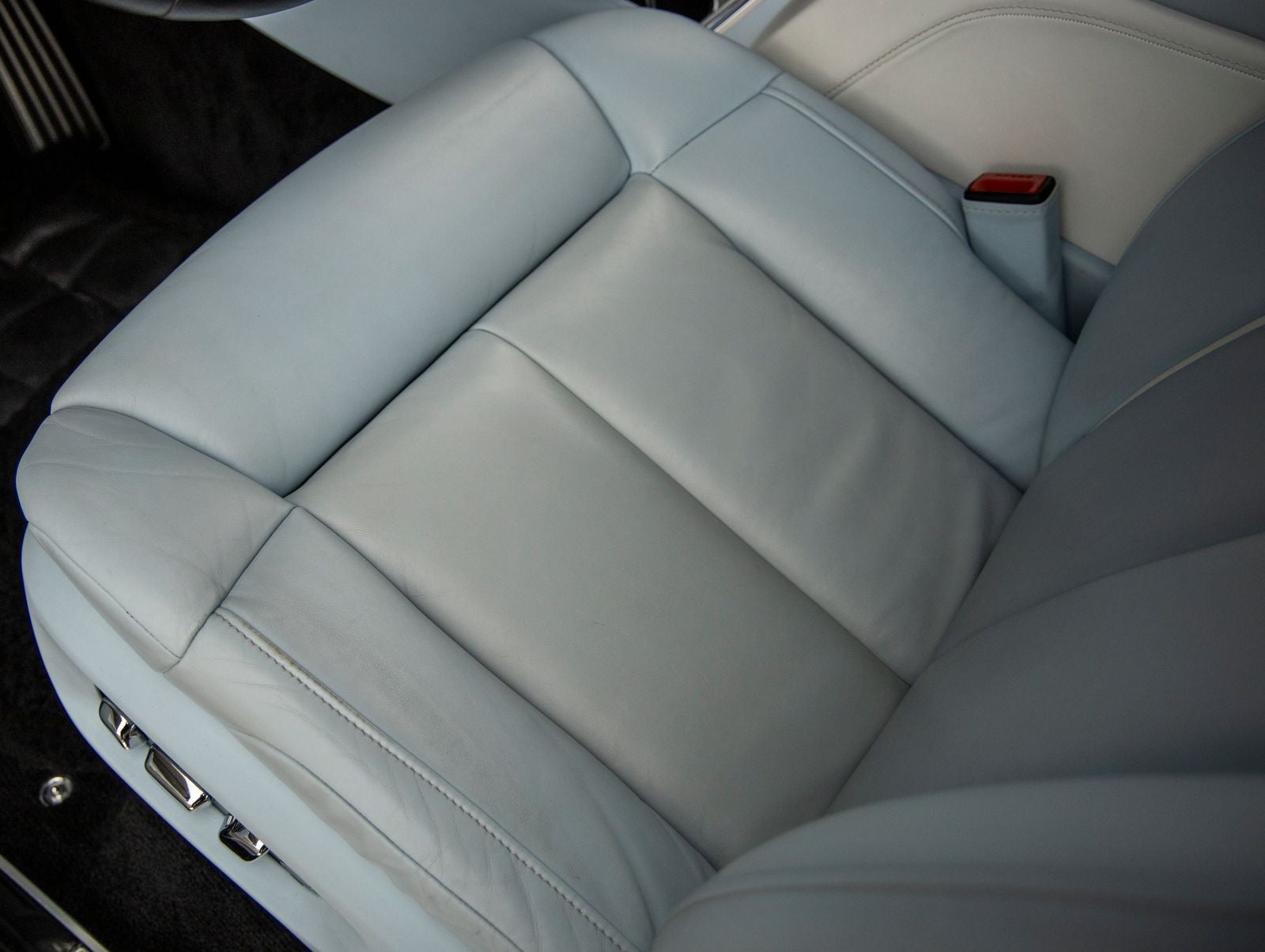 2023 Rolls-Royce Phantom Base