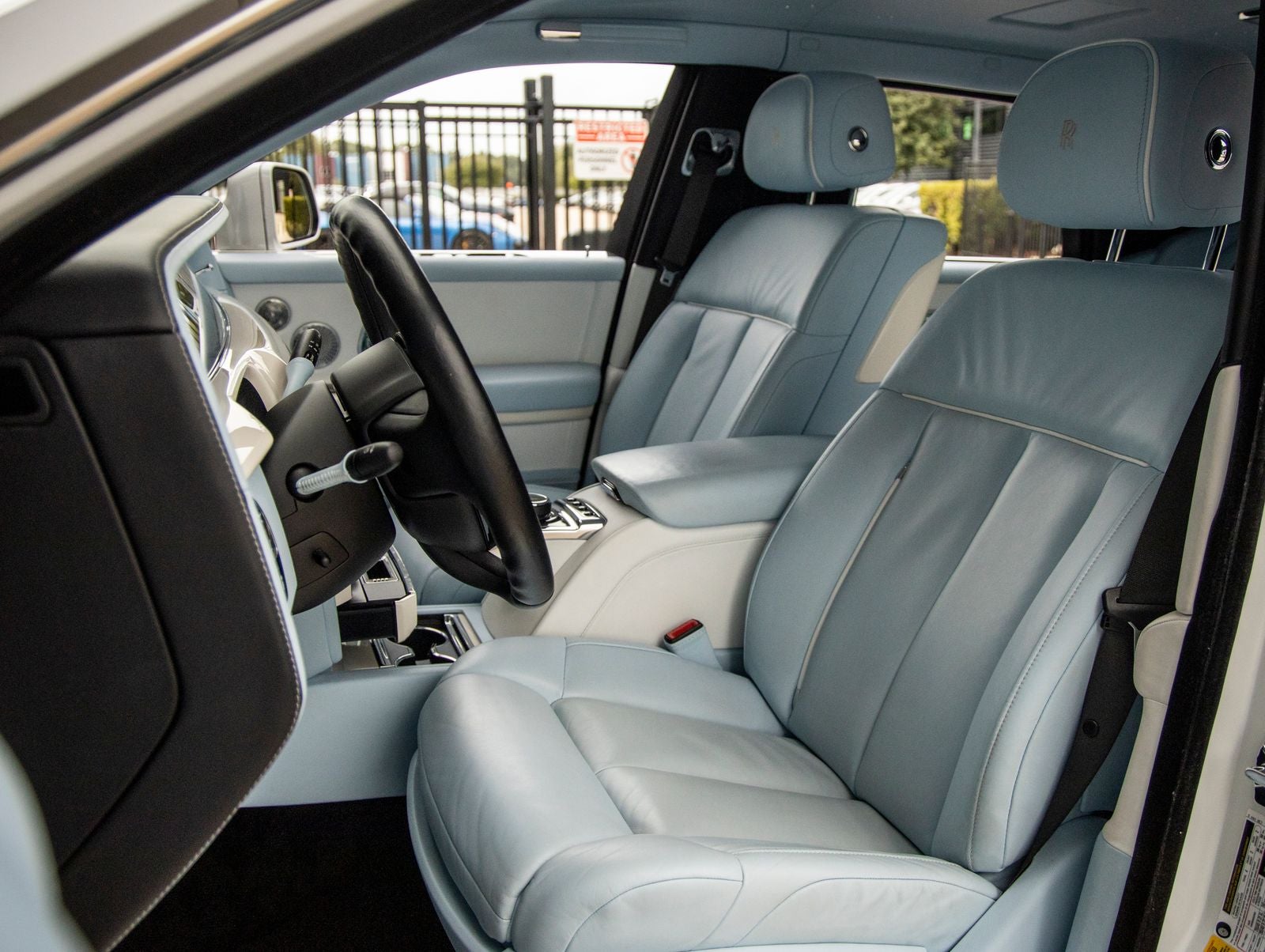 2023 Rolls-Royce Phantom Base