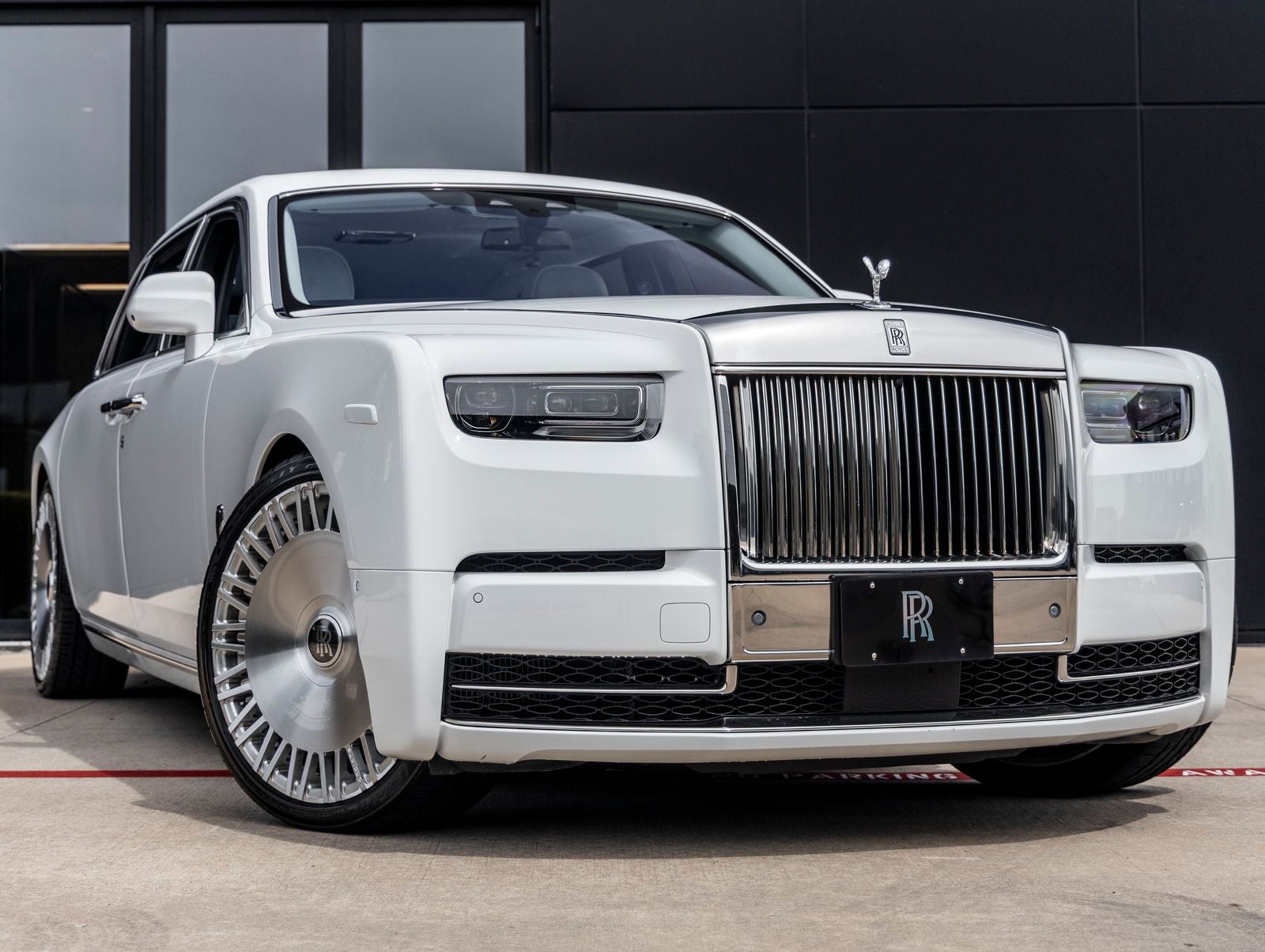 2023 Rolls-Royce Phantom Base