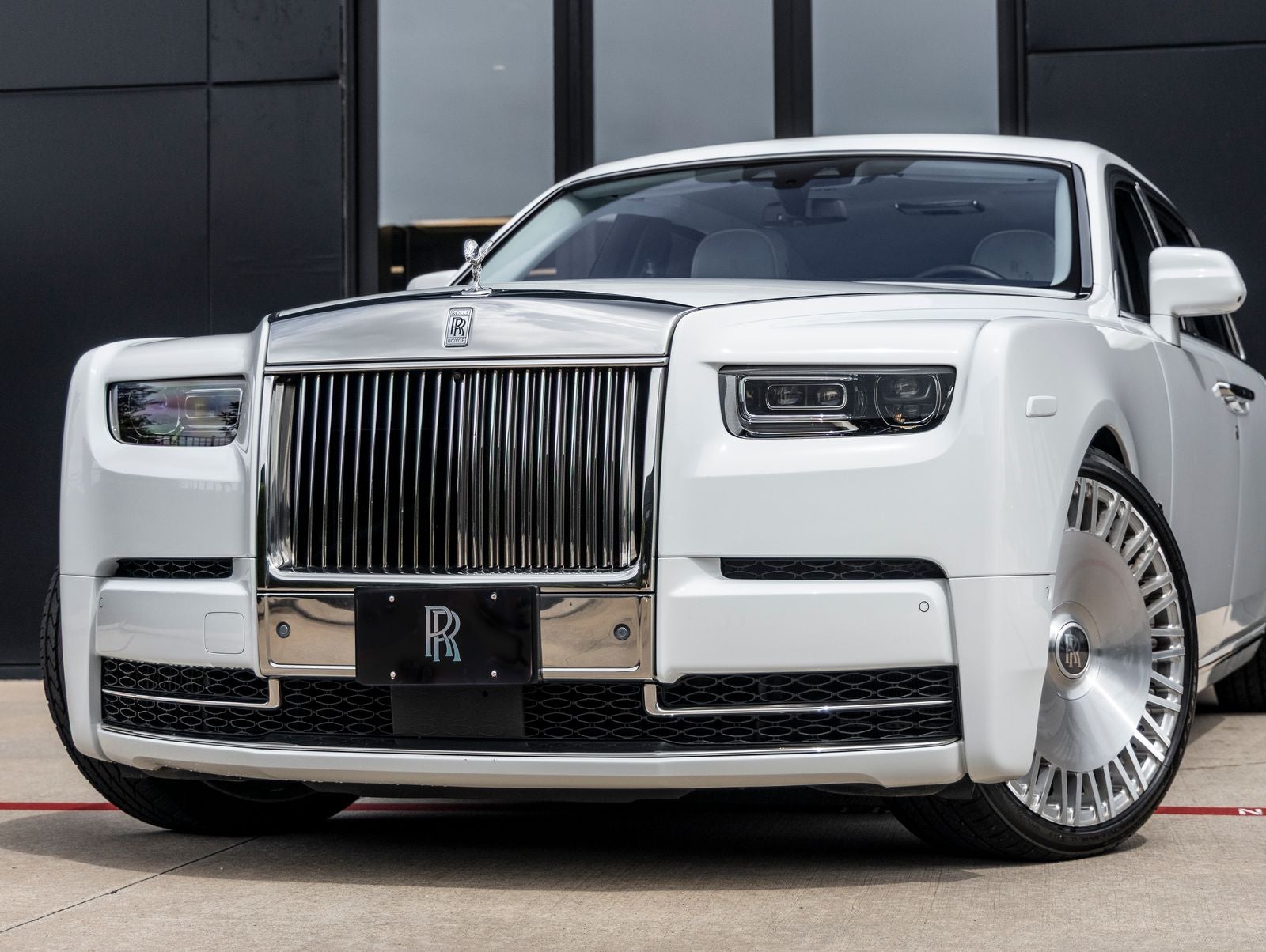 2023 Rolls-Royce Phantom Base