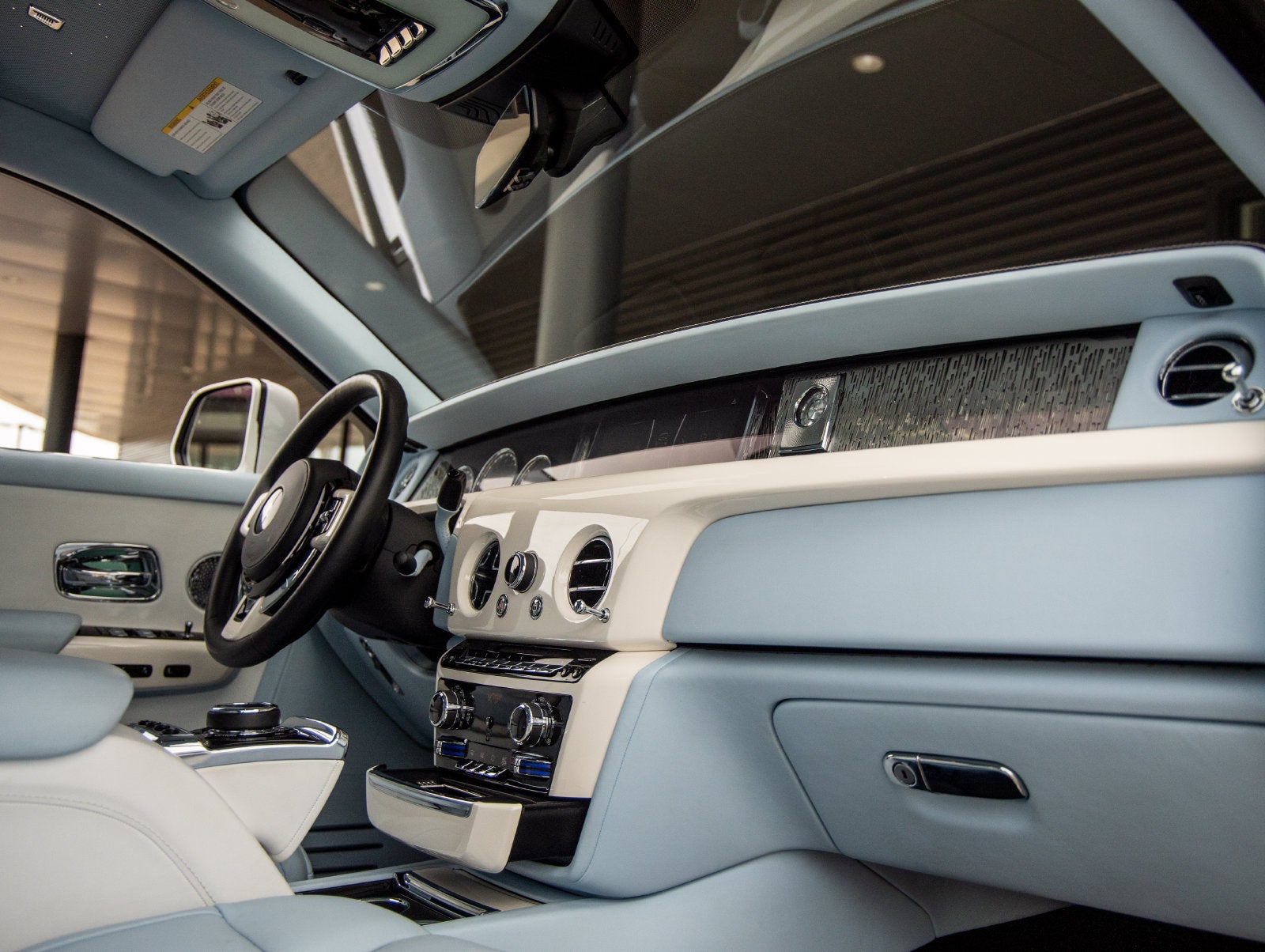 2023 Rolls-Royce Phantom Base