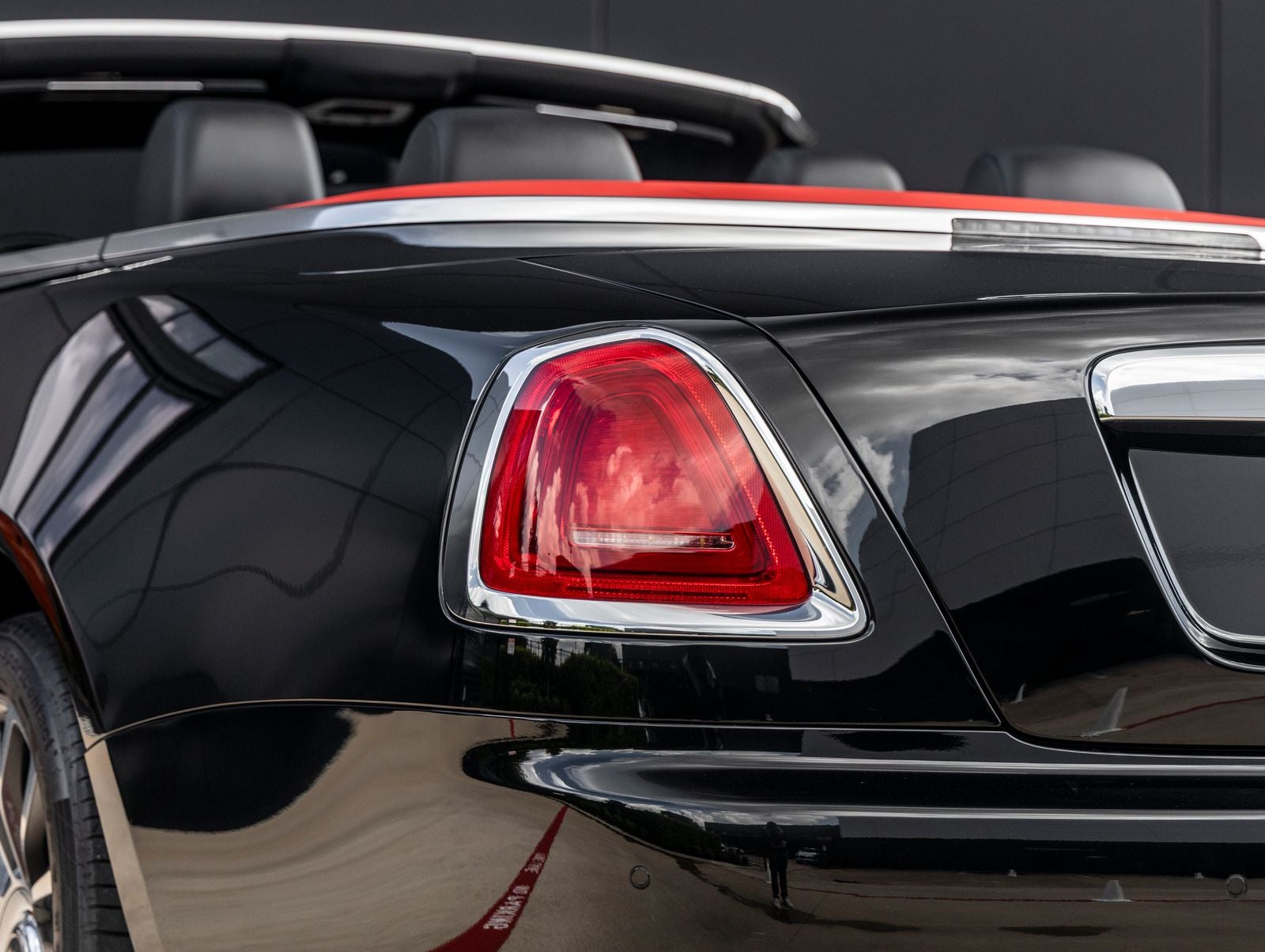 2020 Rolls-Royce Dawn Base