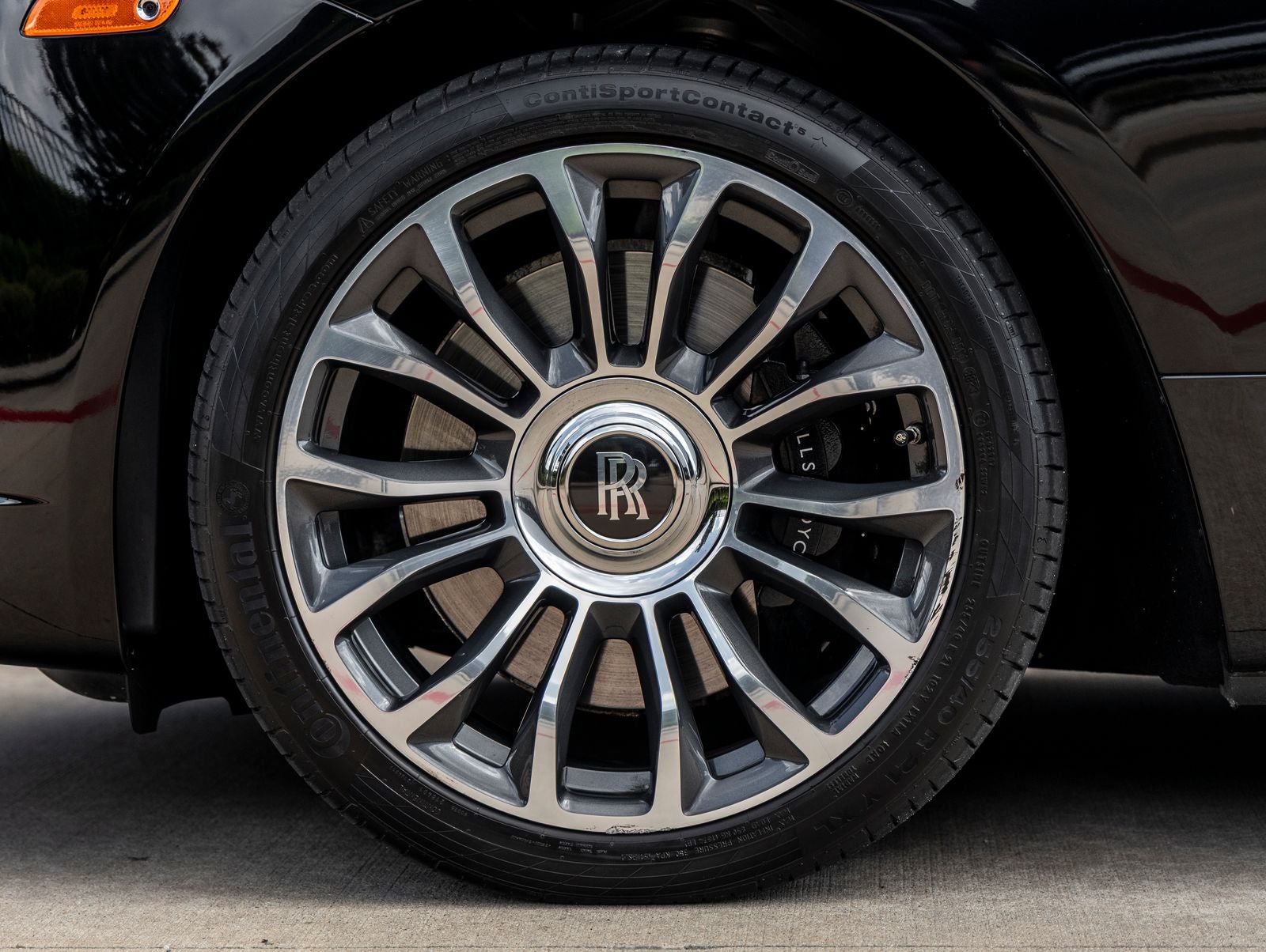 2020 Rolls-Royce Dawn Base