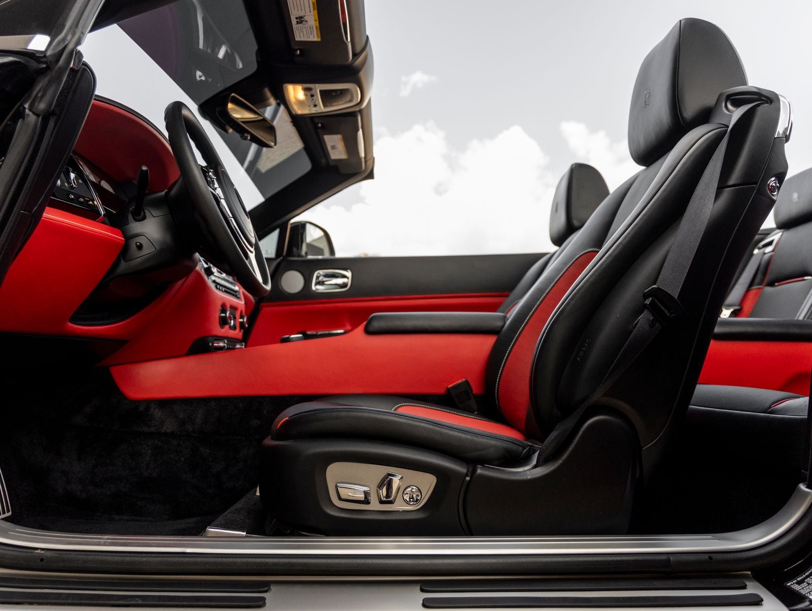 2020 Rolls-Royce Dawn Base