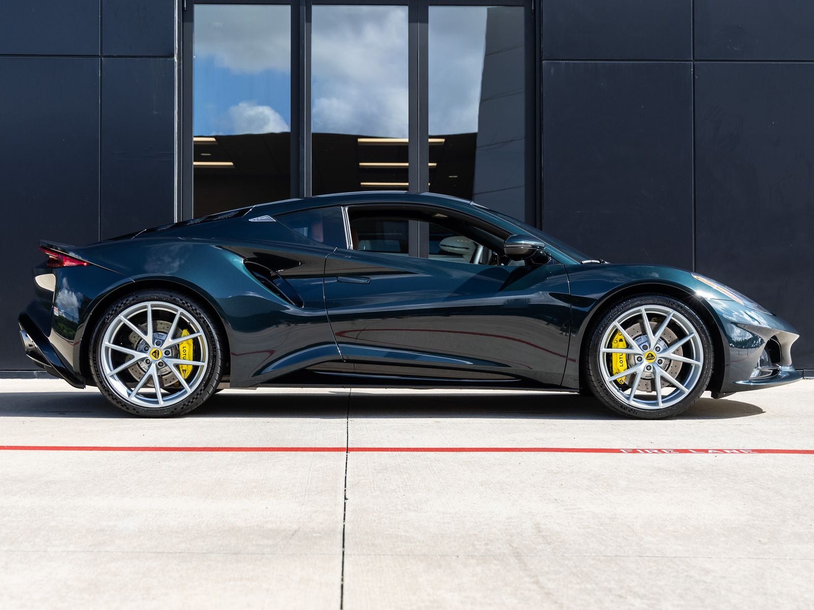 2024 Lotus Emira V6