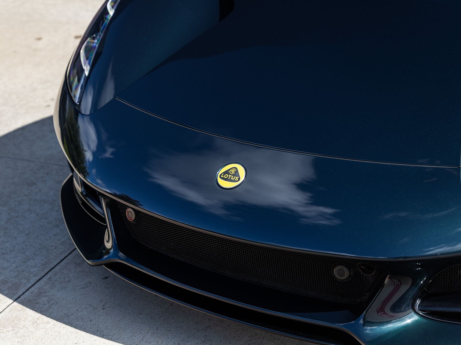 2024 Lotus Emira V6