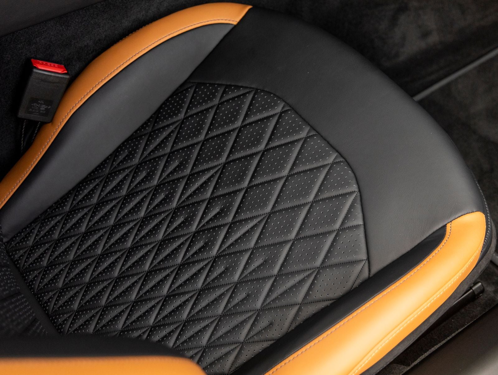 2025 Aston Martin DB12 Base