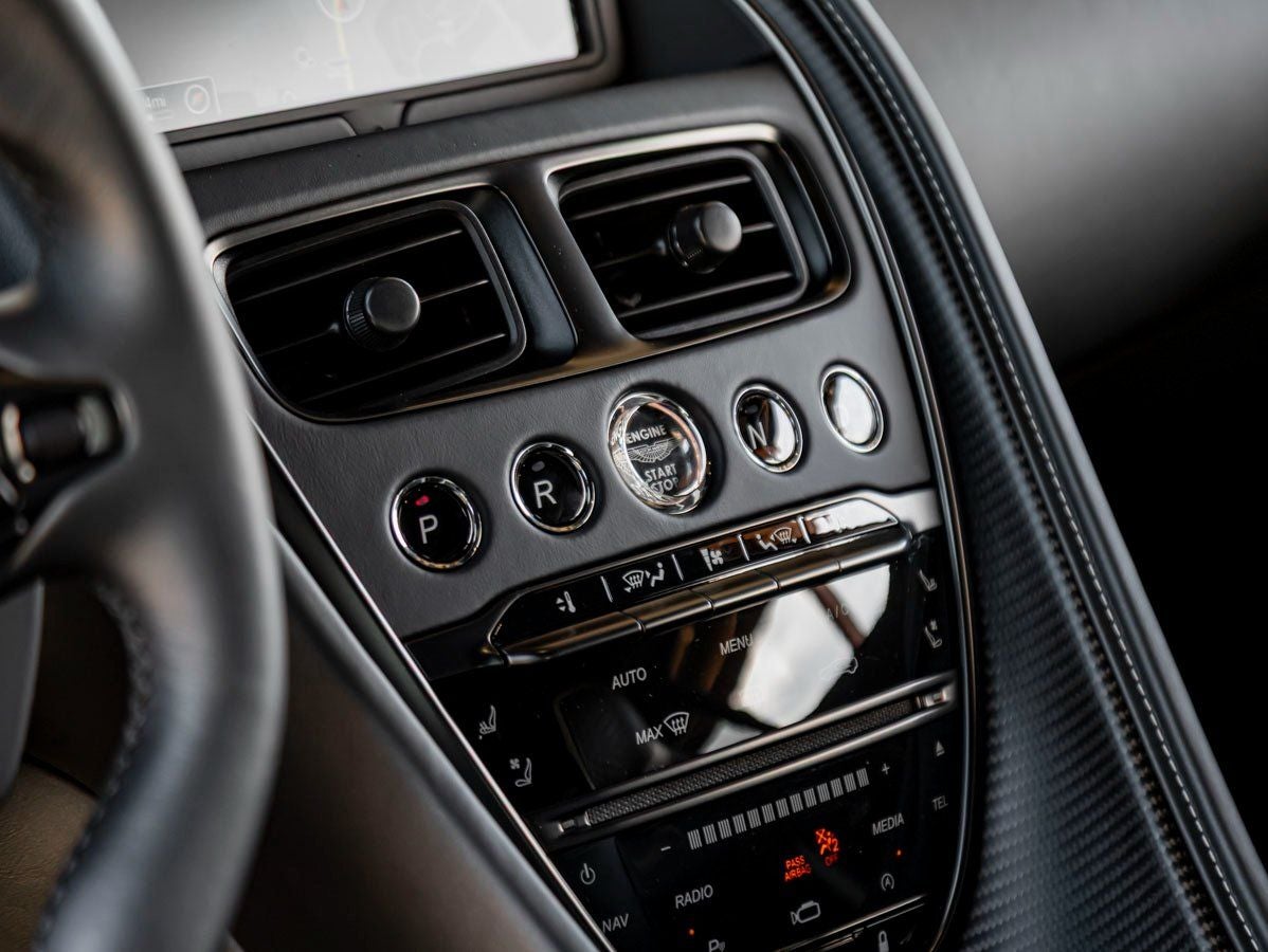 2022 Aston Martin DBS Superleggera