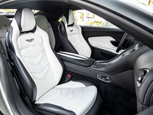 2023 Aston Martin DBS Volante