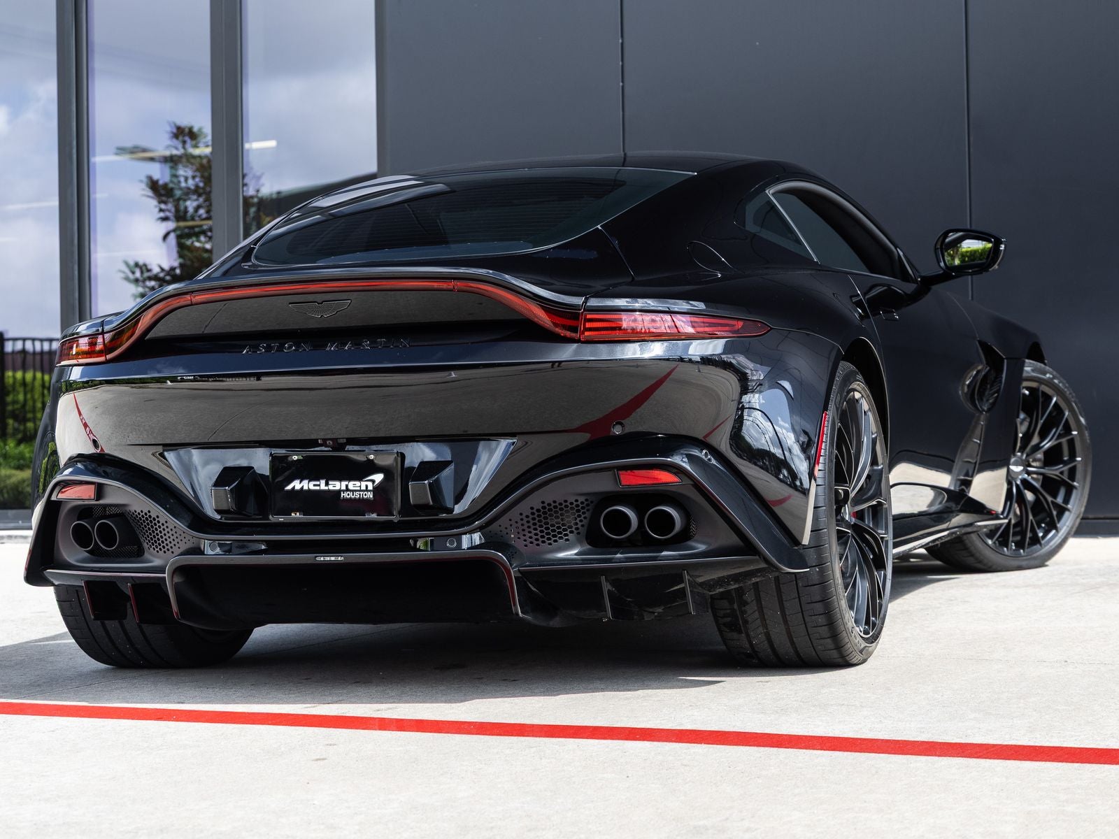 2023 Aston Martin Vantage Base